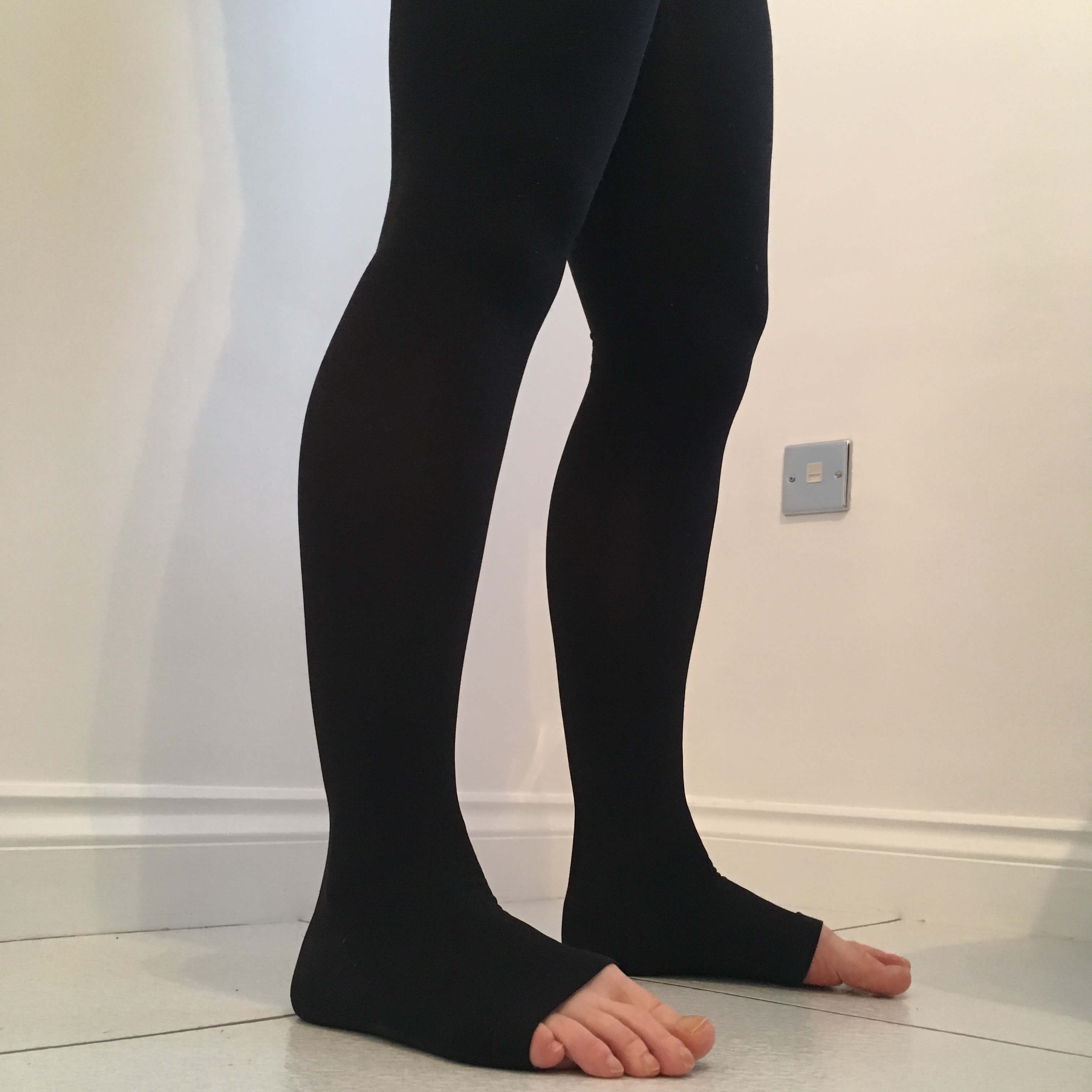 Compression leggings showing how they work